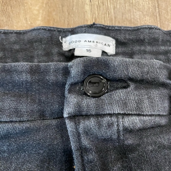 Good American Good Legs Raw Hem Jeans - Picture 4 of 8